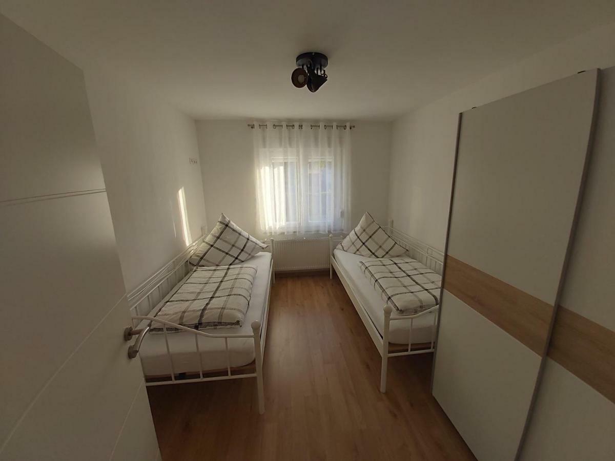 Apartment Claudia Sinsheim Eksteriør bilde