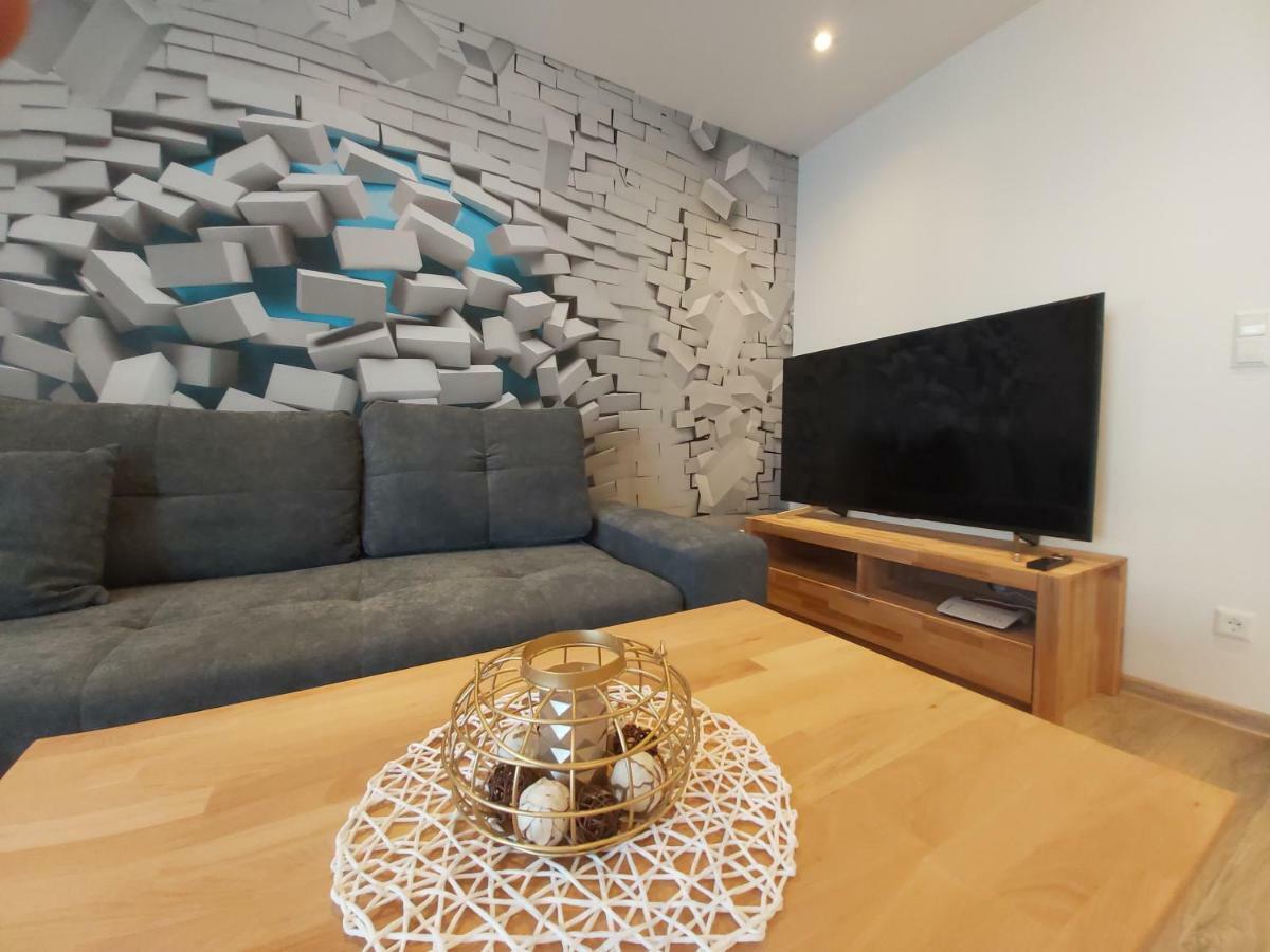 Apartment Claudia Sinsheim Eksteriør bilde