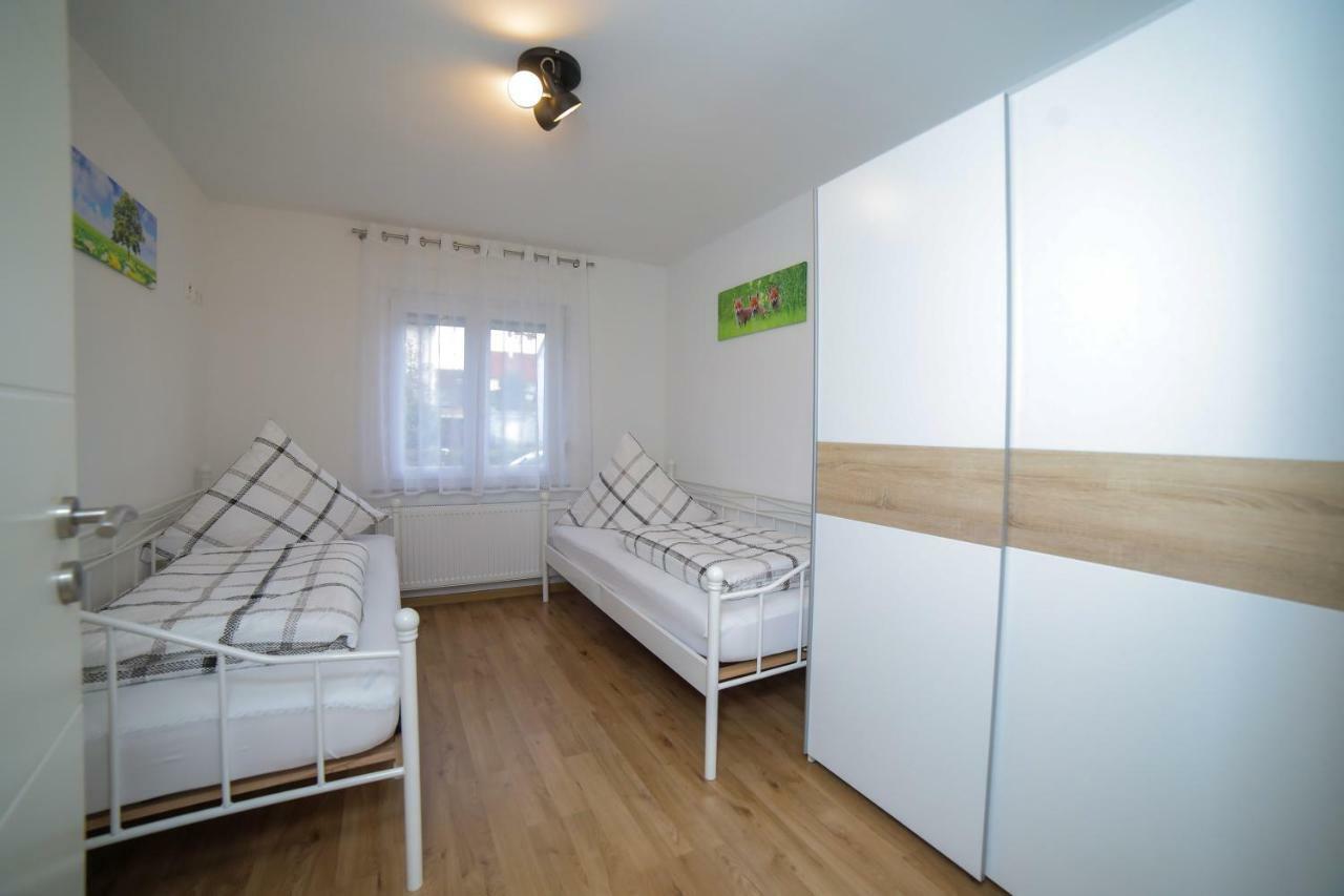 Apartment Claudia Sinsheim Eksteriør bilde