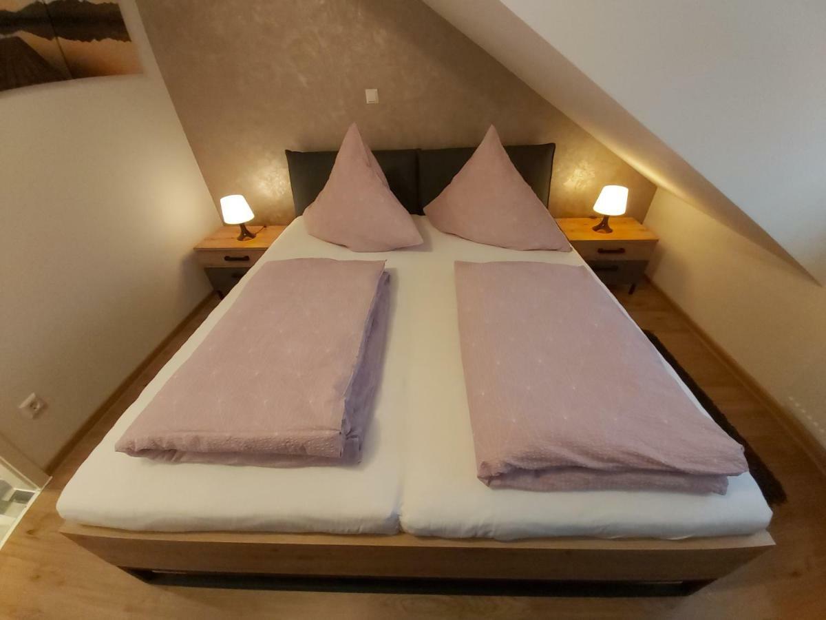 Apartment Claudia Sinsheim Eksteriør bilde